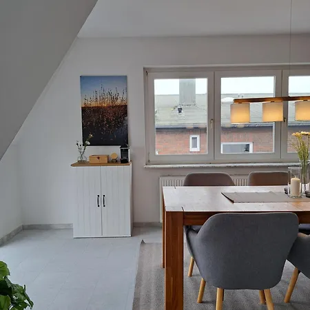 Livora Altstadt Wilhelmshaven - Stilvoll - Zentrumsnah - Tv-Streaming - Balkon - Nordsee - Badewanne Exterior photo