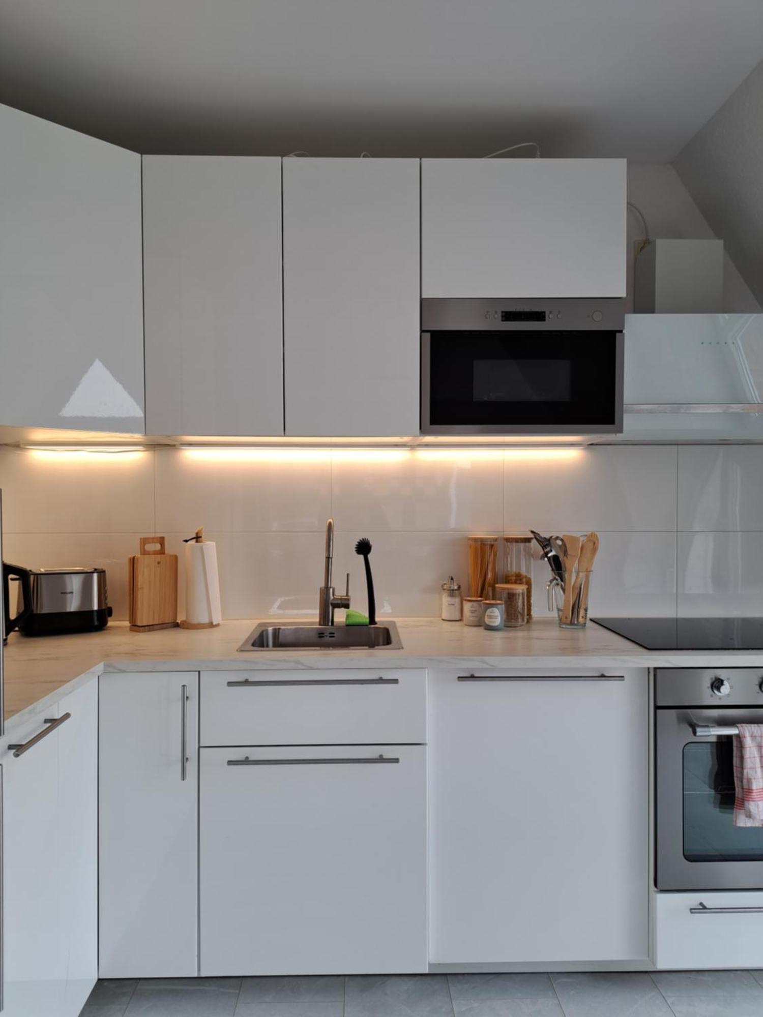 Apartment Livora Altstadt - Stilvoll - Zentrumsnah - Tv-streaming - Balkon - Nordsee - Badewanne *