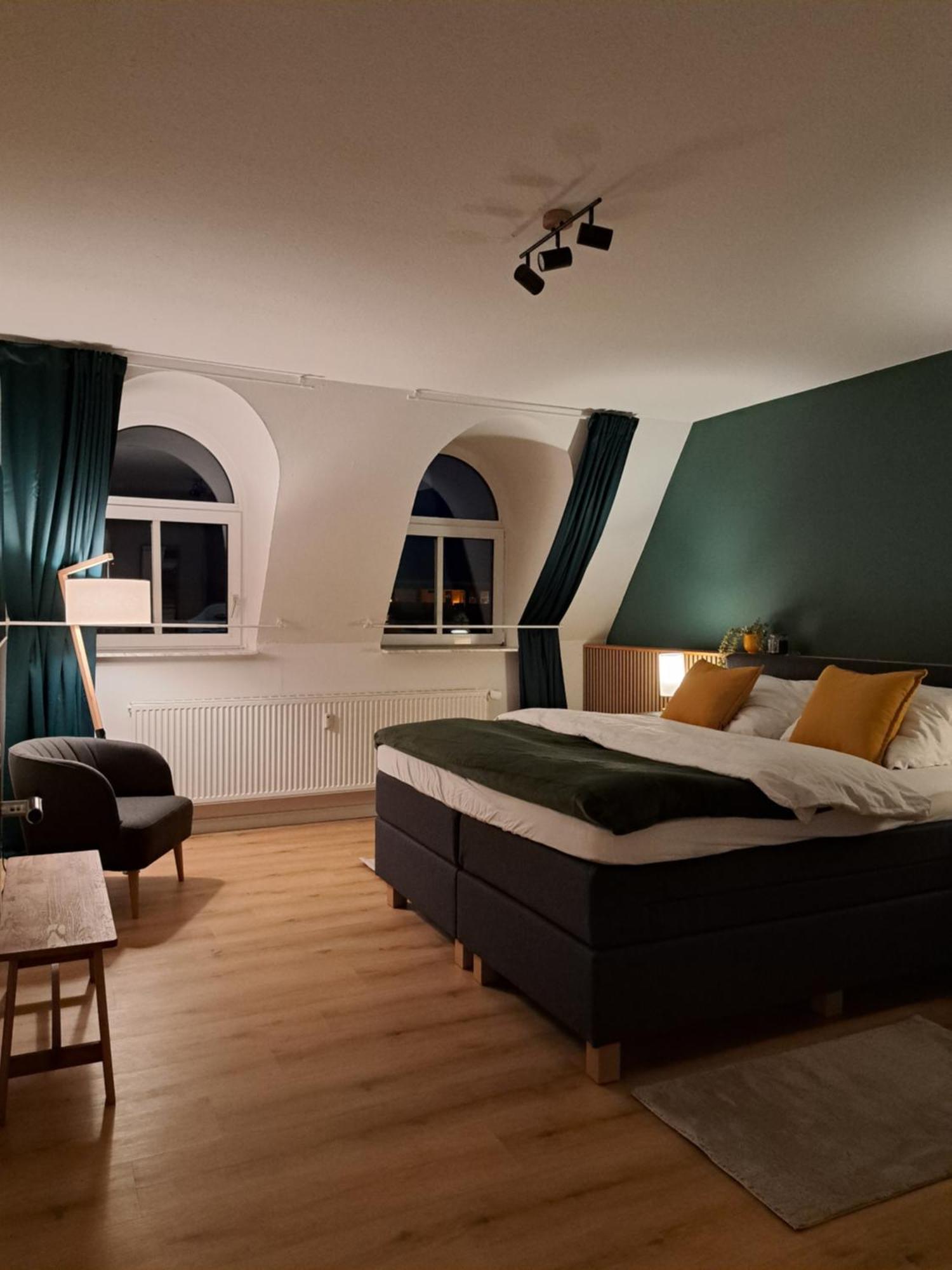 Livora Altstadt - Stilvoll - Zentrumsnah - Tv-streaming - Balkon - Nordsee - Badewanne * Wilhelmshaven