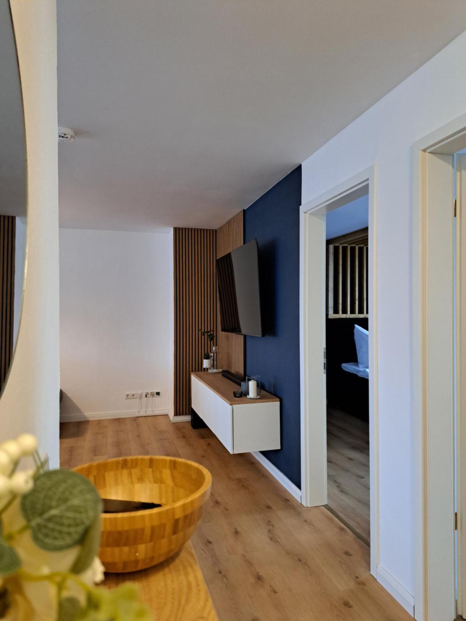 Apartment Livora Altstadt - Stilvoll - Zentrumsnah - Tv-streaming - Balkon - Nordsee - Badewanne *