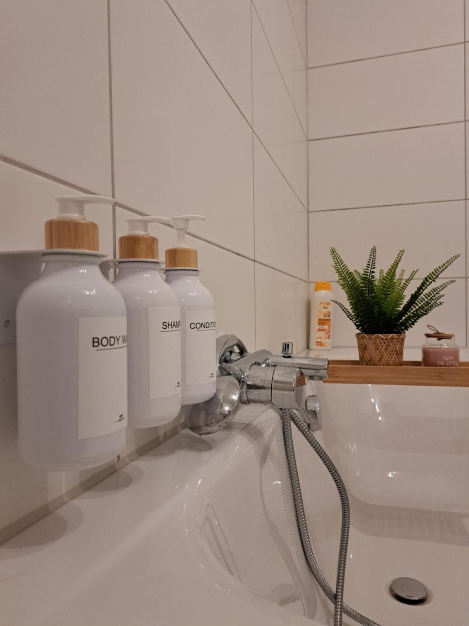 Livora Altstadt - Stilvoll - Zentrumsnah - Tv-streaming - Balkon - Nordsee - Badewanne Apartment *